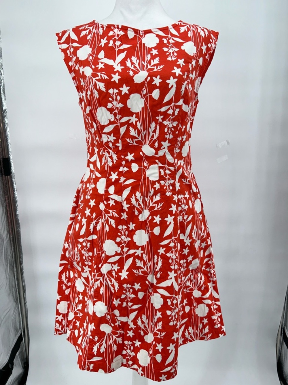 Boden Women Rosamund Garden Floral Fit and Flare Dress Midi Dress Size 6P - Picture 4 of 11
